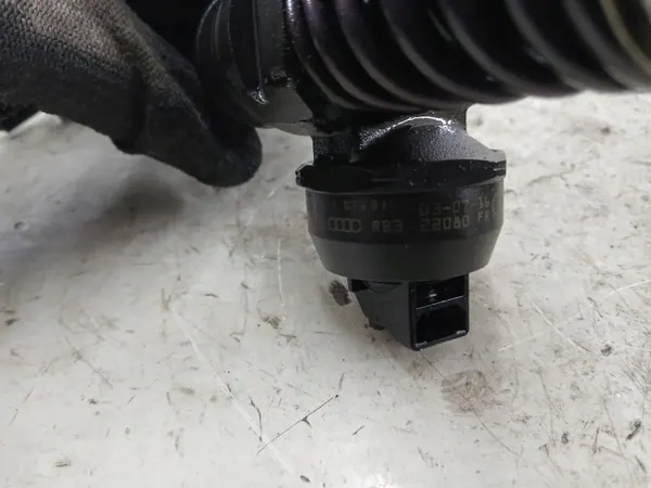Einspritzdüse Audi A6 C5 1.9 TDI OEM 038130073BA image 4