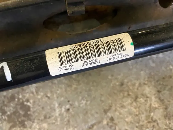Taka-akselin palkki OEM 3Q0505447A Passat B8:lle image 6