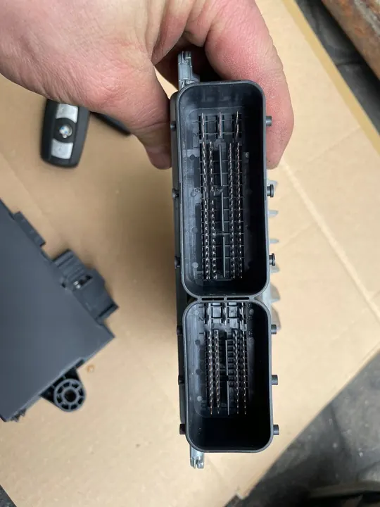 Unité de contrôle moteur BMW E90 E91 LCI 7621178 image 4