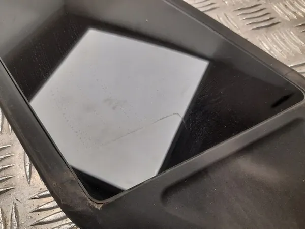 Sarakansi-B Tesla Model Y 2022 Oikea 162563900B image 2