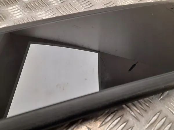 Sarakansi-B Tesla Model Y 2022 Oikea 162563900B image 4