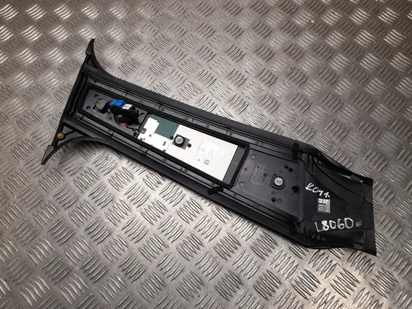 Sarakansi-B Tesla Model Y 2022 Oikea 162563900B image 5