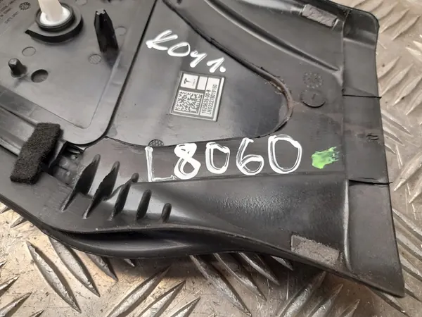 Sarakansi-B Tesla Model Y 2022 Oikea 162563900B image 7