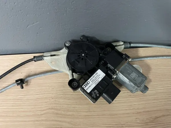 Mecanismo de rodillo de maletero Audi A6 C8 OEM Audi OE image 4