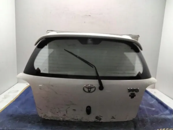 TOYOTA YARIS Rear Hatch image 1