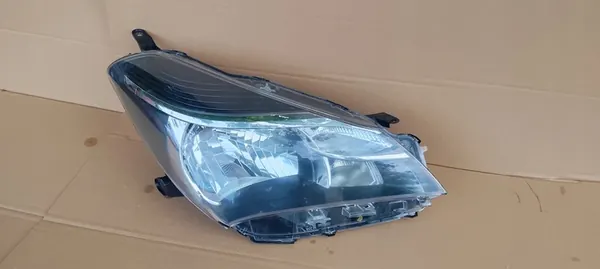 Faros Delantero Derecho Toyota Yaris III 14-17 OEM 81130-0DA10 image 7