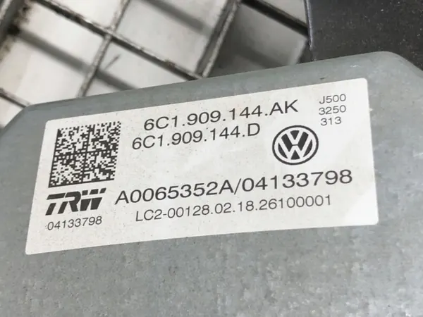Pompe de direction OEM 6C1909144AK pour Skoda Fabia III image 6