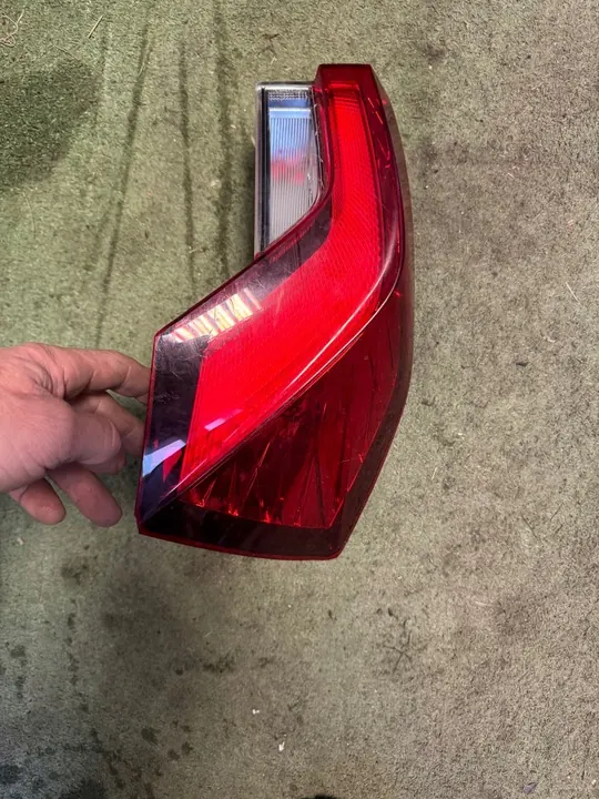 Lámpara trasera izquierda Skoda Kamiq 658945095L image 4