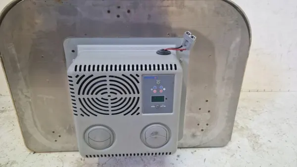 Dometic Dachklimaanlage OEM 195033 - Gebraucht image 3