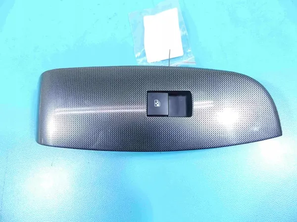 Interruptor de janela dianteira direita Chevrolet Malibu IV image 2