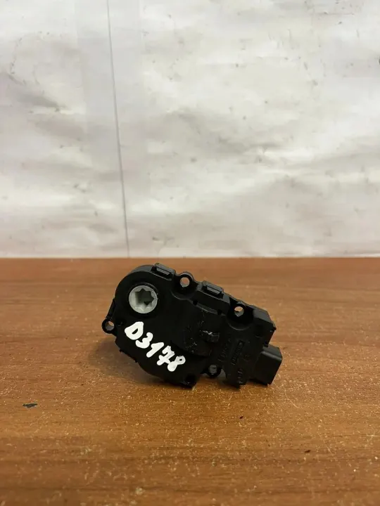 Klepmotor D3178 voor Mercedes-Benz S W221 Diesel image 2