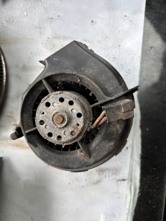 Porsche 924 1976 Ventilador de aquecimento image 2