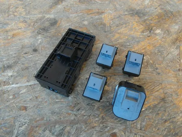 AUDI Q3 8U Fensterheber Schalter Spiegelverstellung Chrom Set image 2