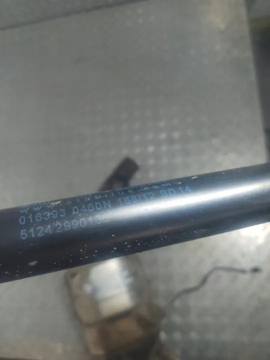 BMW X1 E84 09-15 Baklucka Aktuatorer Set 51242990136 image 3