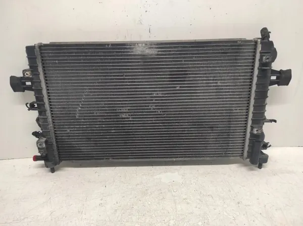 Radiateur d'eau Opel Astra H OEM 13128818 - Occasion image 5