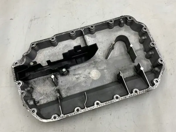 AUDI A6 C6 2.5TDI Oljetunna 059103604D image 5