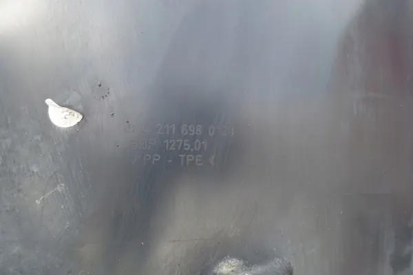 Mercedes W211 Front Left Wheel Arch Complete 2116980130 image 2