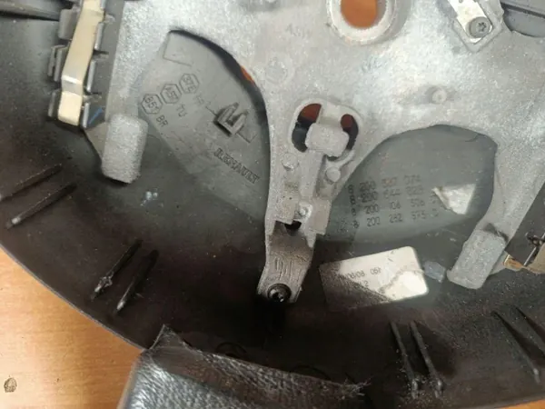 Volante de Cuero OEM 8200544823 para Renault image 6
