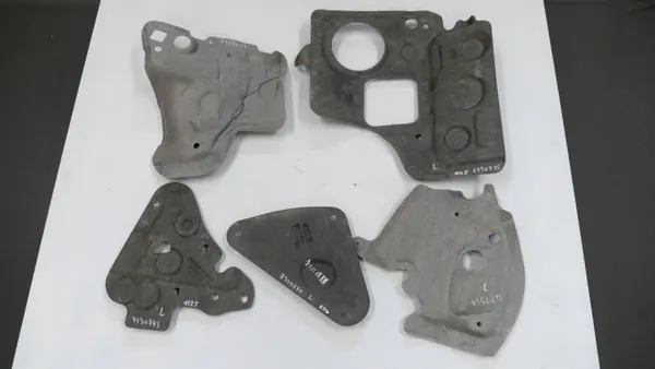 BMW G30 G31 vasen väliseinäeriste OEM 7330735 image 4