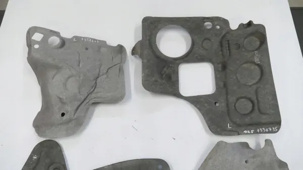 BMW G30 G31 vasen väliseinäeriste OEM 7330735 image 5