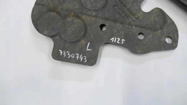 BMW G30 G31 vasen väliseinäeriste OEM 7330735 image 7