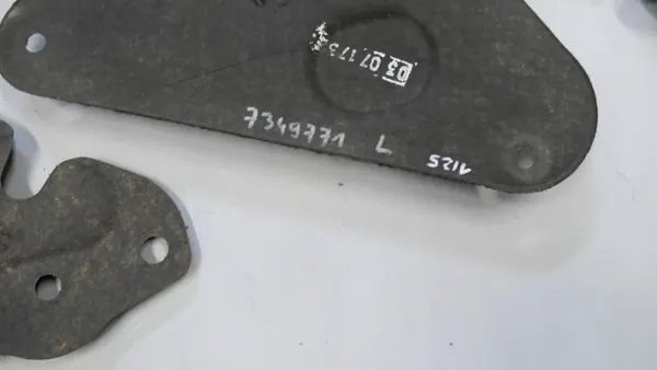 BMW G30 G31 vasen väliseinäeriste OEM 7330735 image 8