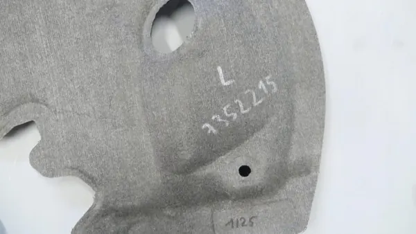 BMW G30 G31 vasen väliseinäeriste OEM 7330735 image 9