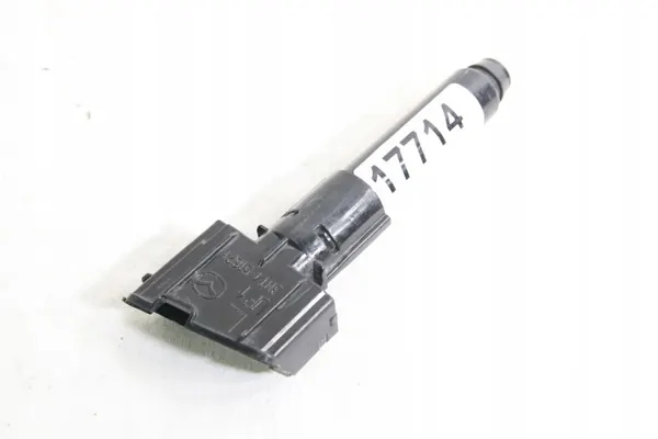 Buse de lave-phare gauche OEM UZ17714 Mazda 3 image 2