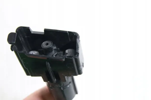 Buse de lave-phare gauche OEM UZ17714 Mazda 3 image 3