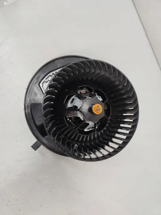 Motor do ventilador Volkswagen PASSAT B8 CZ0160601204 image 2