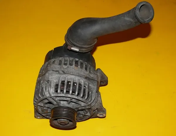 Vaihtovirtageneraattori 150A Audi A8 D2 3.3 TDI image 3