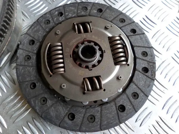 Volante de Dupla Massa 1.5 TSI Golf VIII image 6