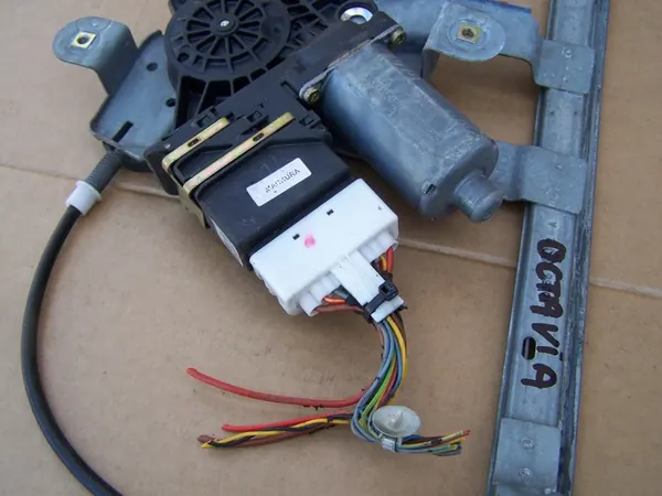 Elevador de Vidro Skoda Octavia Traseiro Direito OE 1U4839402 image 3