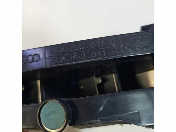 Indicador LED Esquerdo Para-choque Audi Q7 4L Lift OEM 4L0953041E image 8