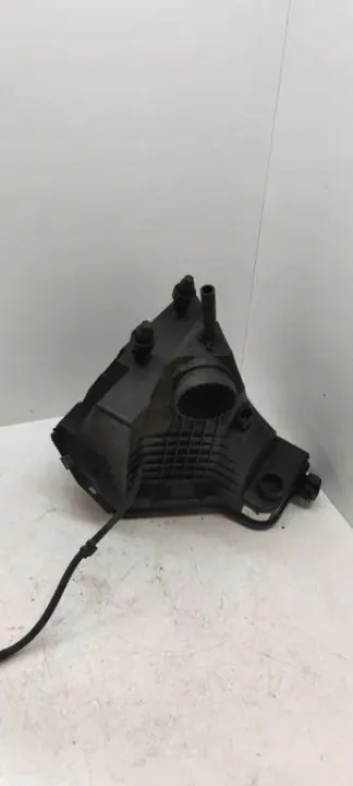 Audi Luchtfilterhuis OEM 8K0133837 - Gebruikt image 3