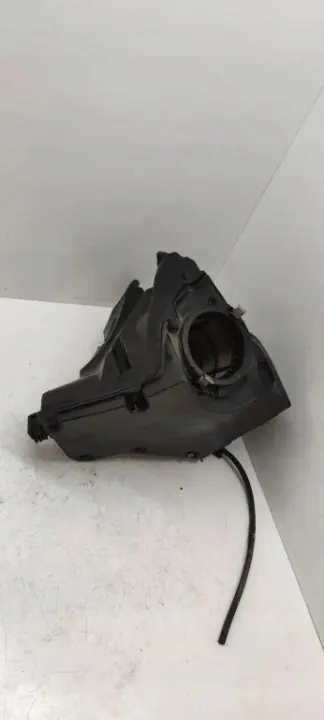 Audi Luchtfilterhuis OEM 8K0133837 - Gebruikt image 4