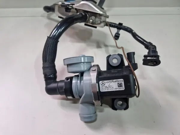 Pescoço de enchimento OEM A1774705900 para Mercedes Classe A image 5