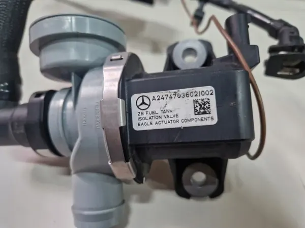 Pescoço de enchimento OEM A1774705900 para Mercedes Classe A image 6