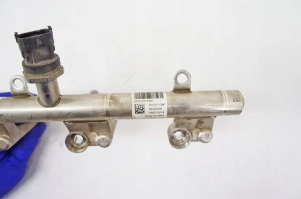 Volvo XC40 T3 1.5i ruiskutuskaide OEM UW125 P32257109 image 3