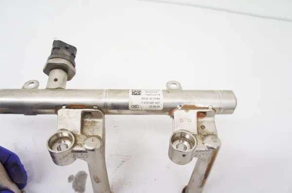 Volvo XC40 T3 1.5i ruiskutuskaide OEM UW125 P32257109 image 4