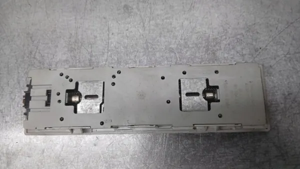 OEM 947.291.A Ohjaamon Valo VW Polo IV 1.4TDI image 4