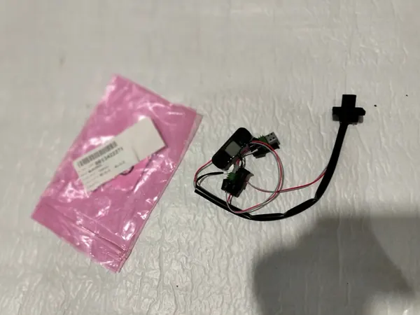 Baklucka Mikrobrytare Opel Meriva B 13422271 image 2