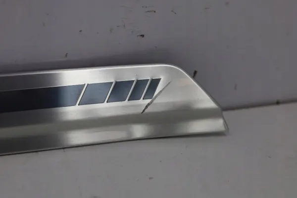 BMW G70 M-Package Faldón iluminado OEM 765434580 image 3