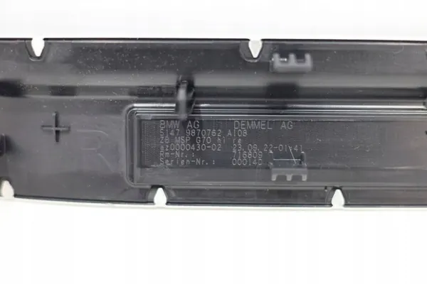 BMW G70 M-Package Faldón iluminado OEM 765434580 image 5