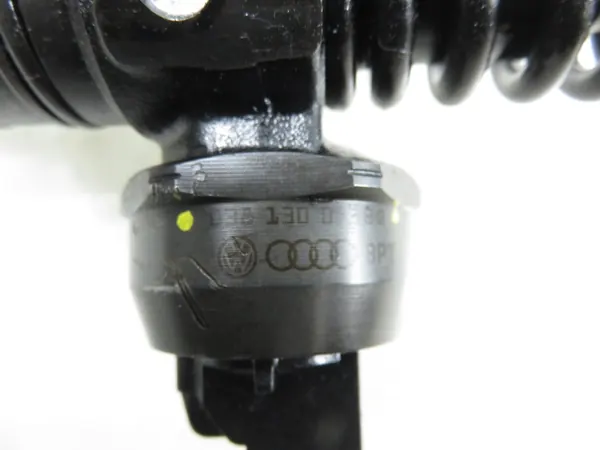 Bosch Scheibenwaschpumpe OEM 038130073BQ für VW Passat B6 image 5