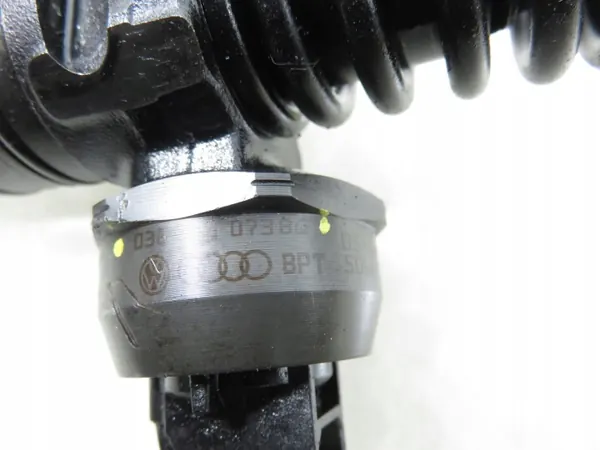 Bosch Scheibenwaschpumpe OEM 038130073BQ für VW Passat B6 image 6