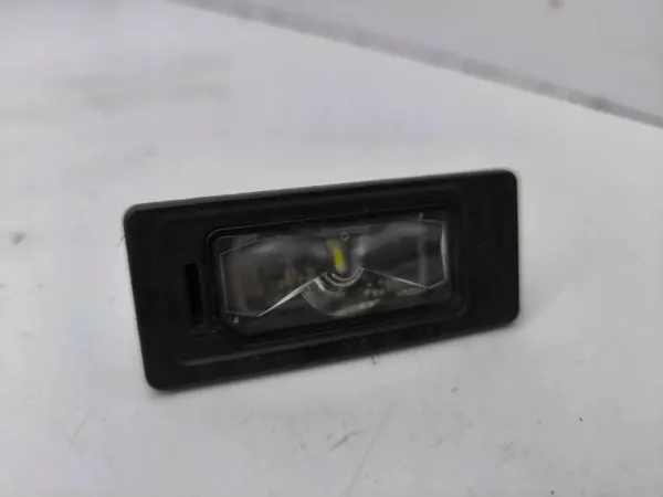 Audi A1 2023 Feu de Plaque Arrière OEM 5NA943021 image 5