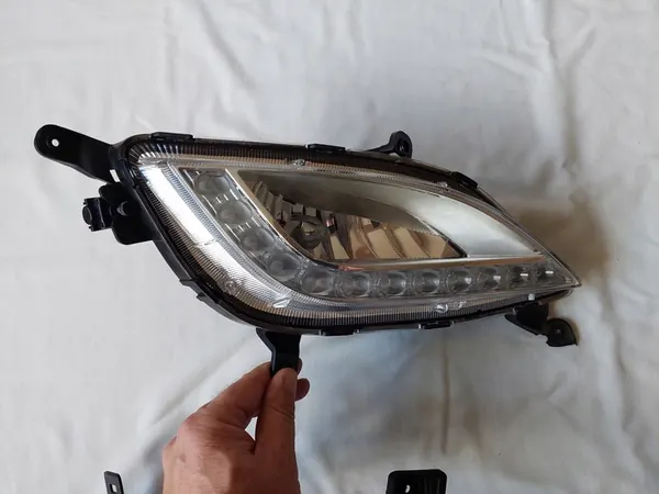 Luz LED - Direita - Grade - Hyundai i30 II 2012 image 3