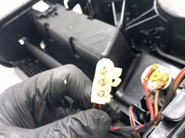 Dryckeshållare OEM 9315332 för BMW F16 SUV 2014-2019 image 5