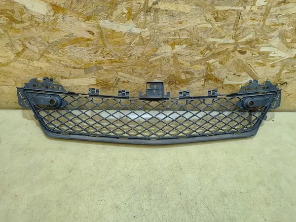 Rejilla de parachoques delantero Mercedes W204 A2048851324 image 2